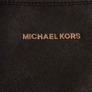 MICHAEL KORS Jet Set Med Saffiano Leather Tote